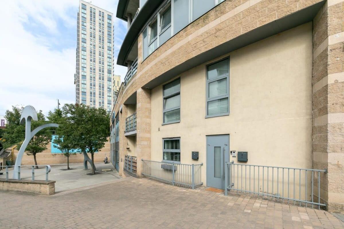 Spacious 1 Bedroom Apartment In Central Woking Exterior photo
